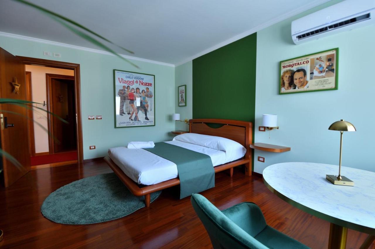 Bed and Breakfast Le Cinema Formia Exterior foto