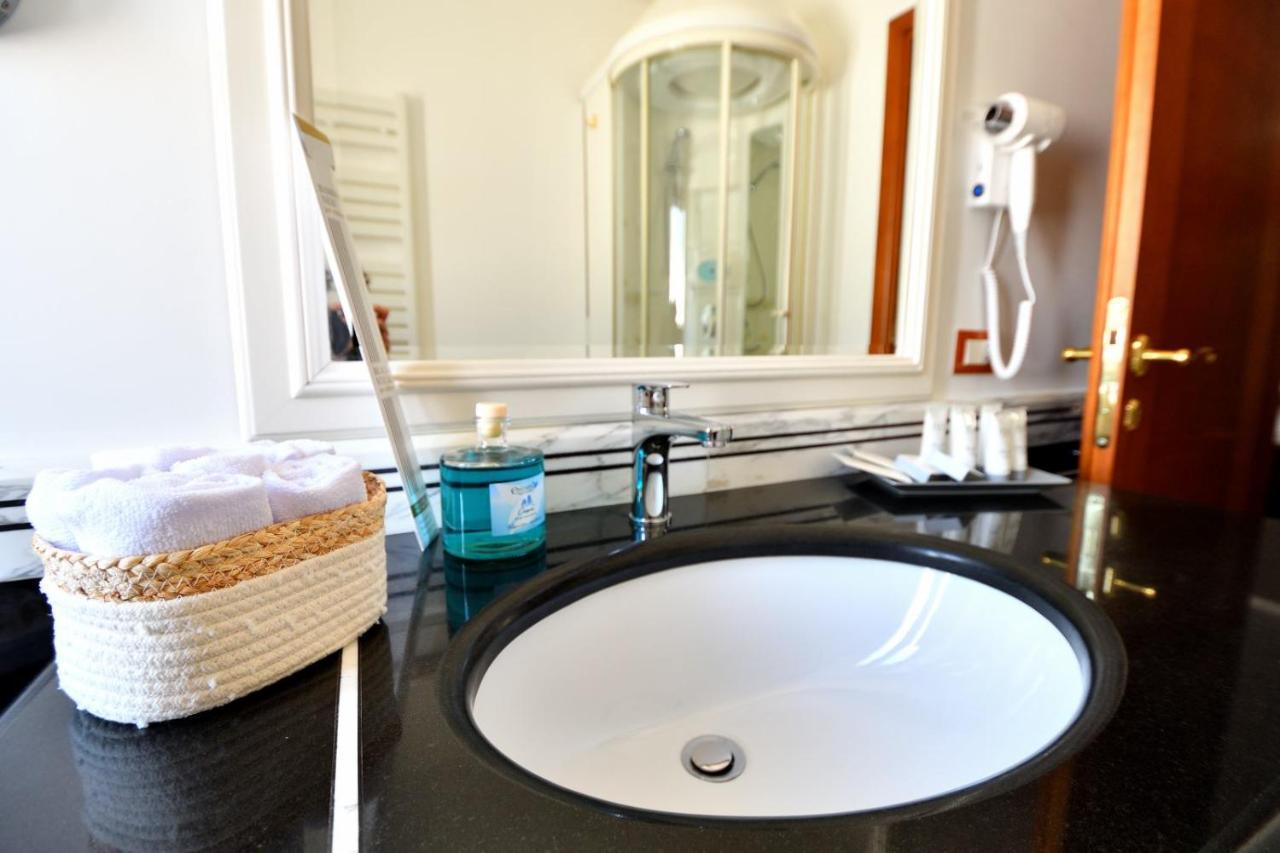 Bed and Breakfast Le Cinema Formia Exterior foto