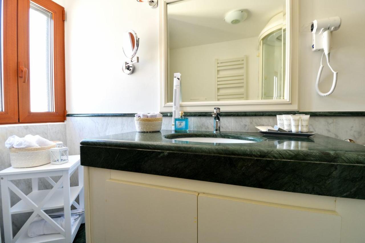 Bed and Breakfast Le Cinema Formia Exterior foto