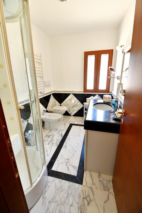 Bed and Breakfast Le Cinema Formia Exterior foto