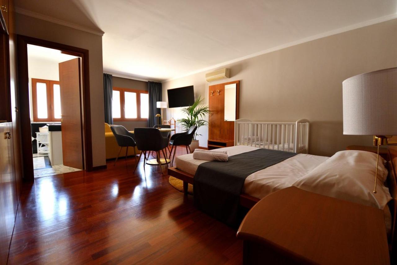 Bed and Breakfast Le Cinema Formia Exterior foto